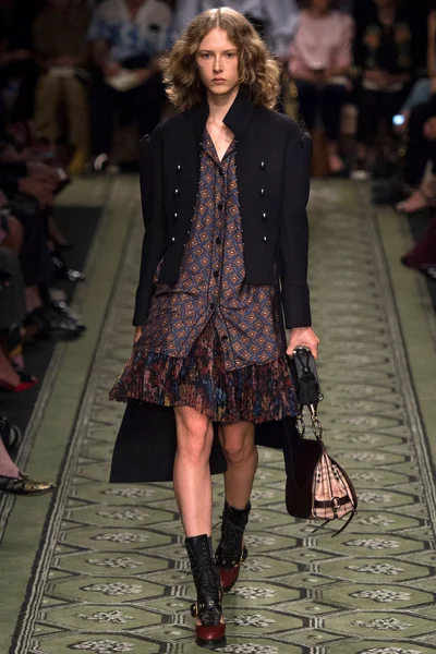 Look 9